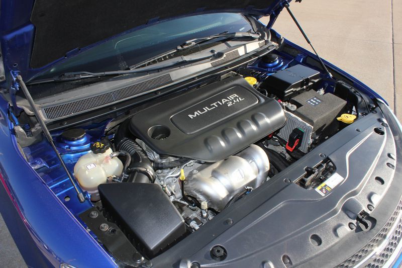 2016 Chrysler 200 Image 14