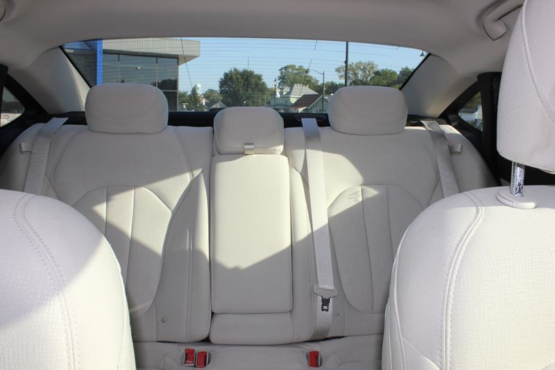 2016 Chrysler 200 Image 22