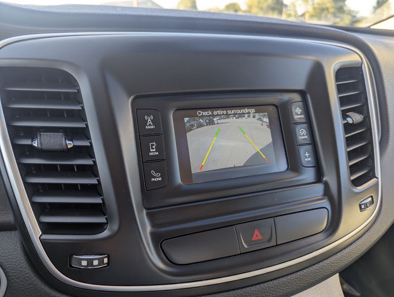 2016 Chrysler 200 Image 28