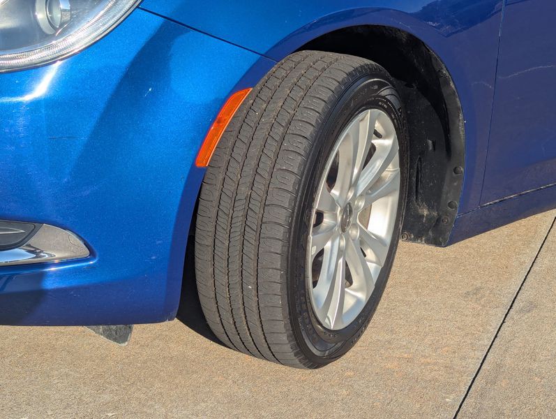 2016 Chrysler 200 Image 30