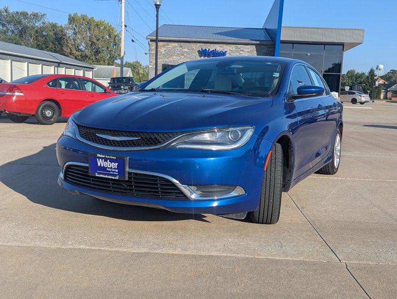 2016 Chrysler 200 Image 31