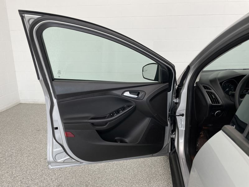 2016 Ford Focus Image 12