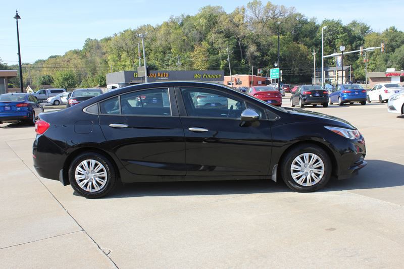 2017 Chevrolet Cruze Image 5