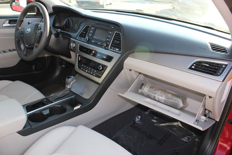 2016 Hyundai Sonata Image 21