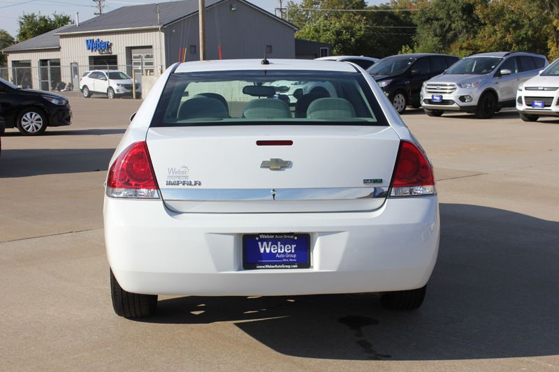 2011 Chevrolet Impala Image 7