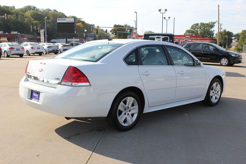 2011 Chevrolet Impala Image 8