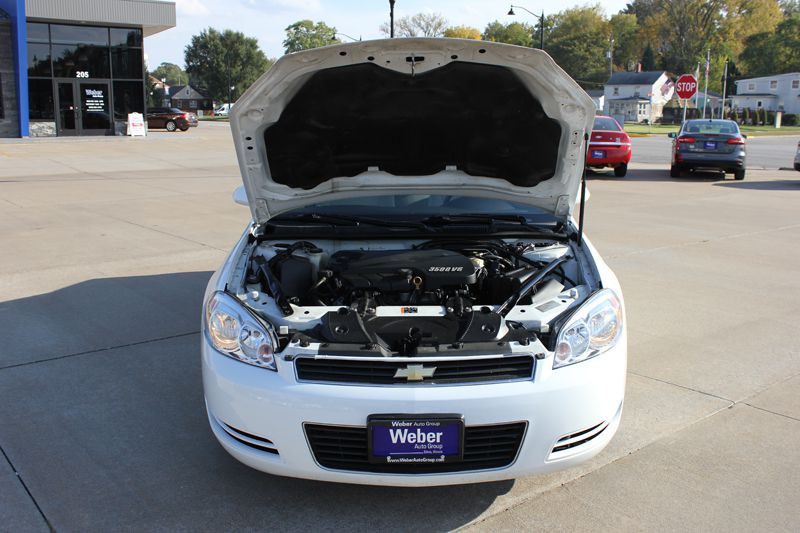 2011 Chevrolet Impala Image 23