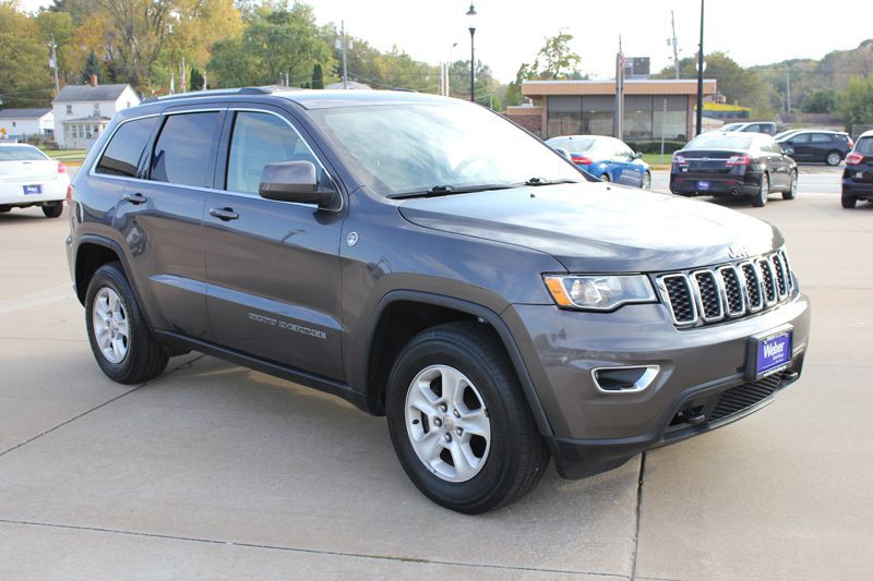 2017 Jeep Grand Cherokee Image 3