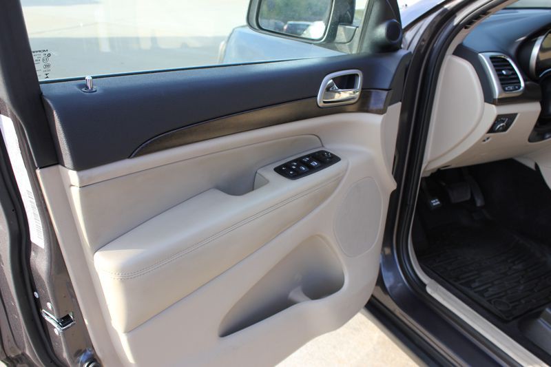 2017 Jeep Grand Cherokee Image 9