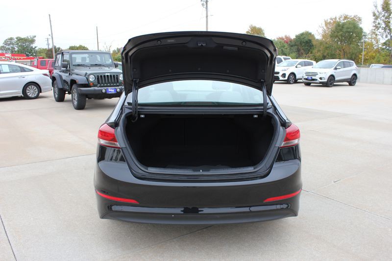 2018 Hyundai Elantra Image 10