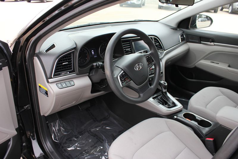 2018 Hyundai Elantra Image 16