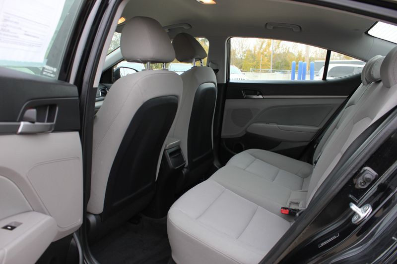 2018 Hyundai Elantra Image 18