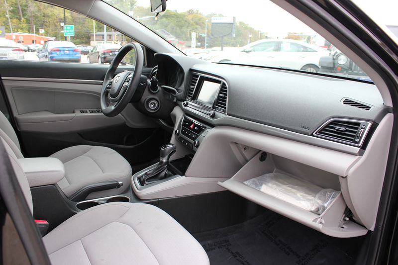 2018 Hyundai Elantra Image 20
