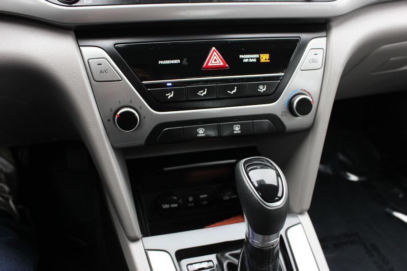 2018 Hyundai Elantra Image 26