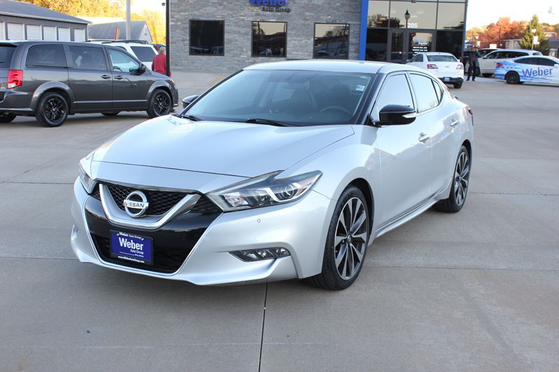 2016 Nissan Maxima Image 2