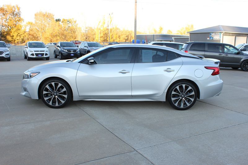 2016 Nissan Maxima Image 6
