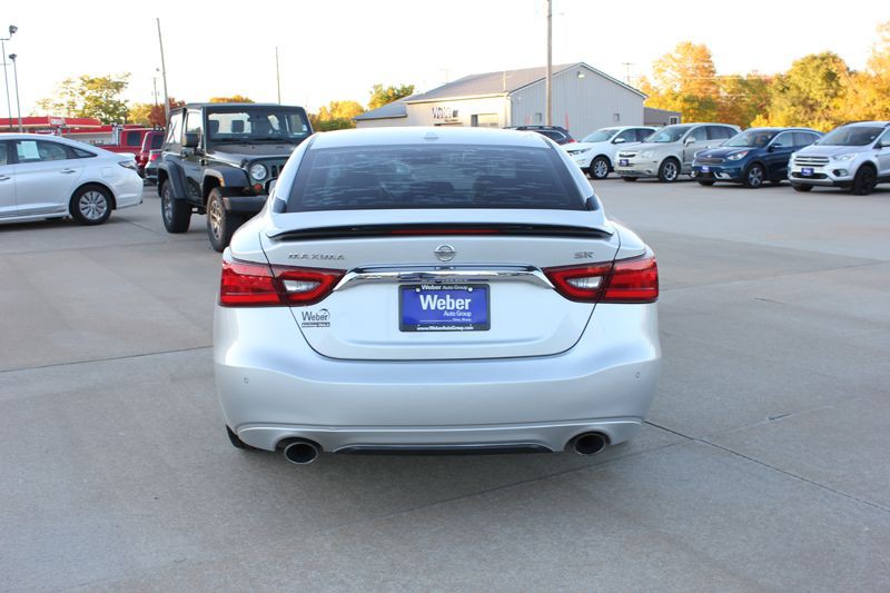 2016 Nissan Maxima Image 8