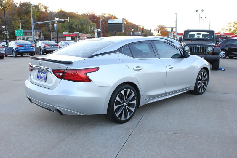 2016 Nissan Maxima Image 9