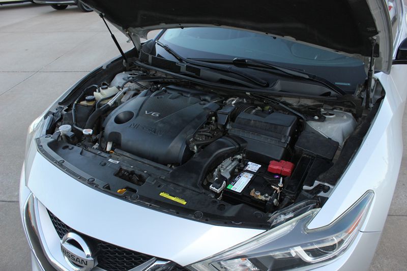 2016 Nissan Maxima Image 15