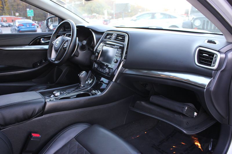 2016 Nissan Maxima Image 21