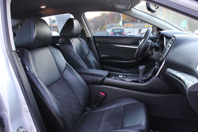 2016 Nissan Maxima Image 22