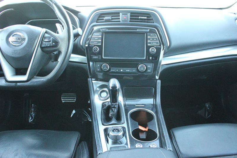 2016 Nissan Maxima Image 25