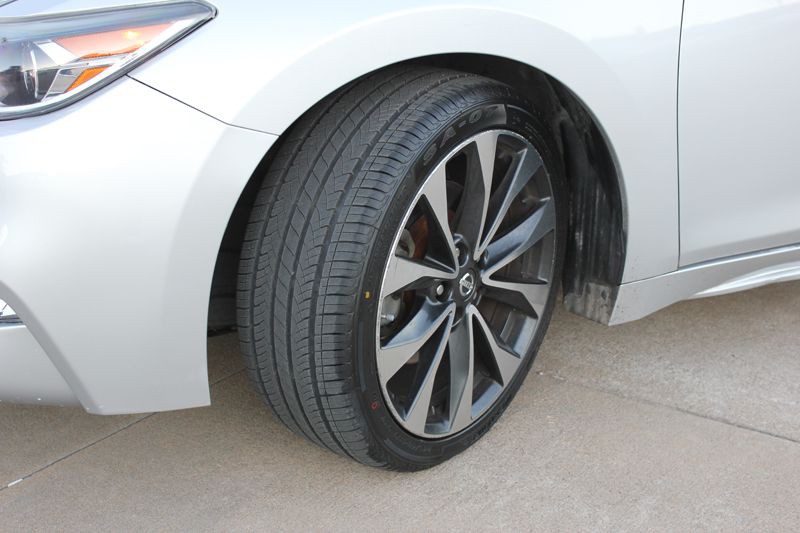 2016 Nissan Maxima Image 30