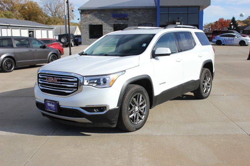 2017 GMC Acadia Image 2