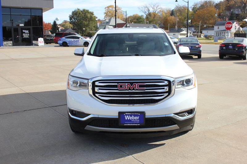 2017 GMC Acadia Image 4