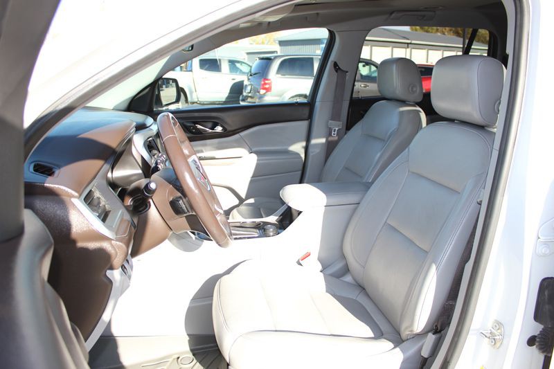 2017 GMC Acadia Image 19