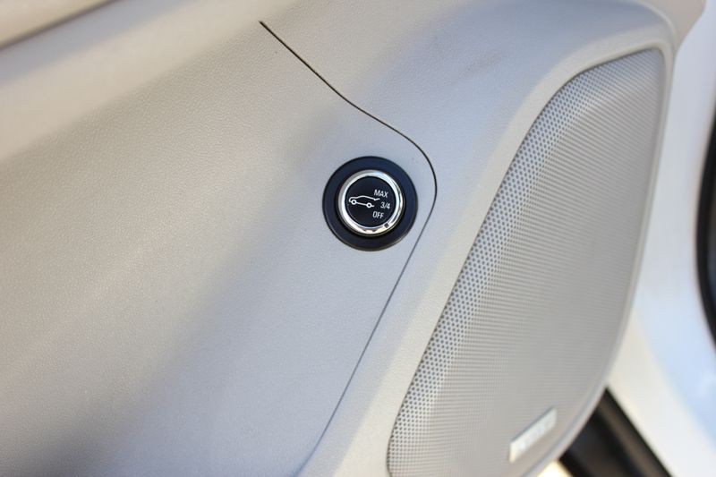 2017 GMC Acadia Image 30