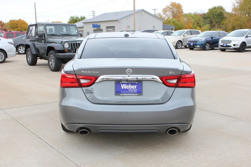 2017 Nissan Maxima Image 9