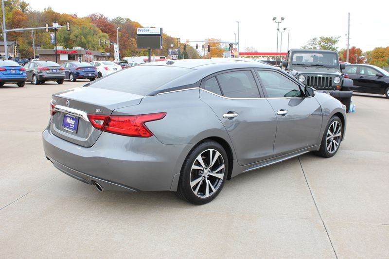 2017 Nissan Maxima Image 10