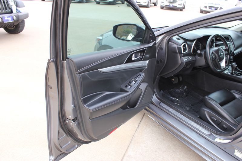 2017 Nissan Maxima Image 16