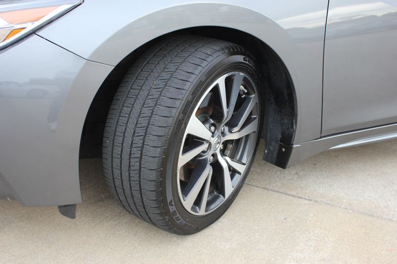 2017 Nissan Maxima Image 34