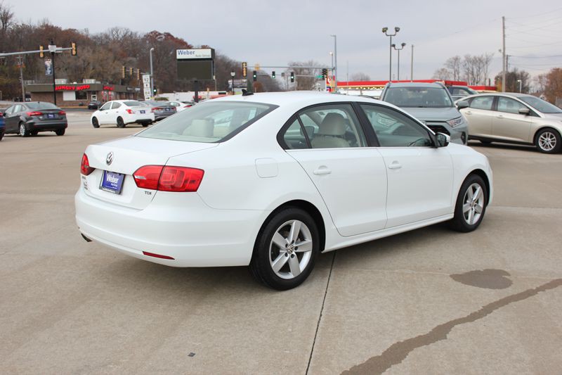 2014 Volkswagen Jetta Image 9