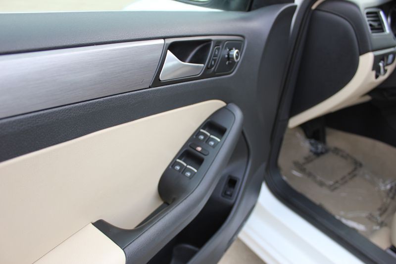 2014 Volkswagen Jetta Image 16