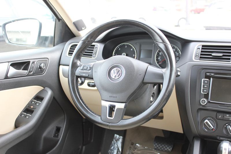 2014 Volkswagen Jetta Image 24