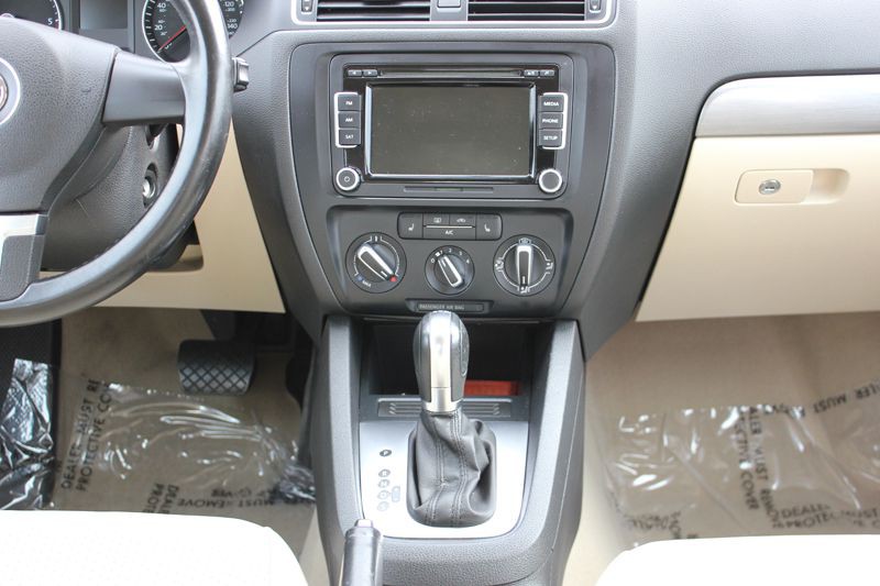 2014 Volkswagen Jetta Image 25