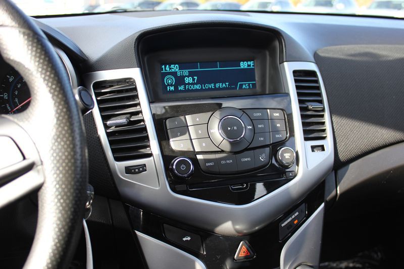 2015 Chevrolet Cruze Image 25