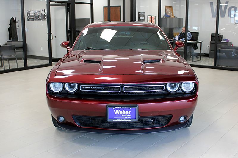2017 Dodge Challenger Image 4