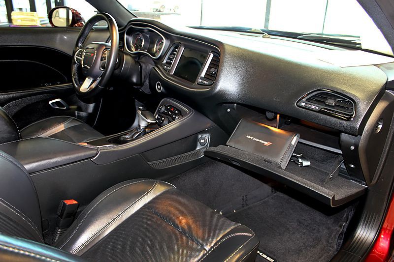 2017 Dodge Challenger Image 21