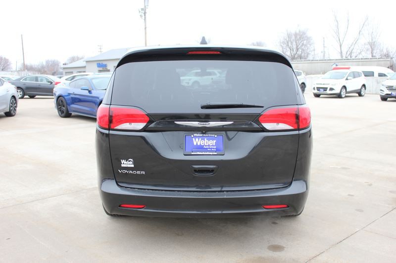 2022 Chrysler Voyager Image 7