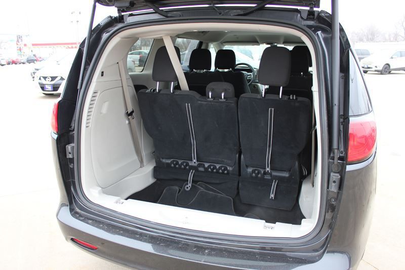 2022 Chrysler Voyager Image 11