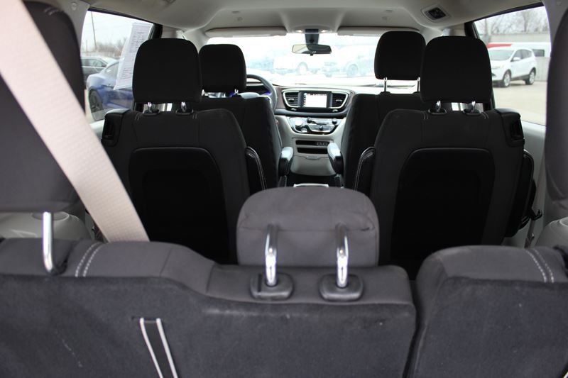 2022 Chrysler Voyager Image 12