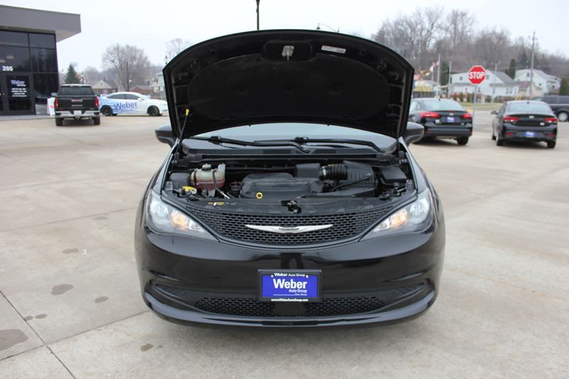 2022 Chrysler Voyager Image 13