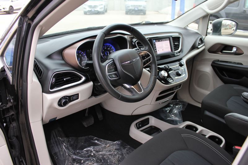 2022 Chrysler Voyager Image 19