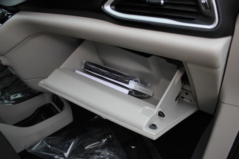 2022 Chrysler Voyager Image 23