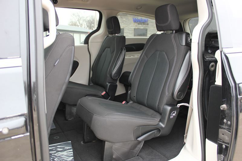 2022 Chrysler Voyager Image 24