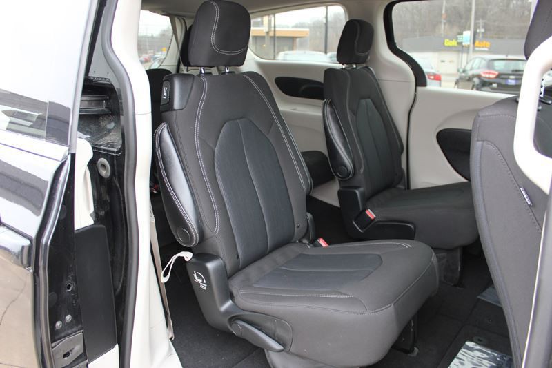 2022 Chrysler Voyager Image 27